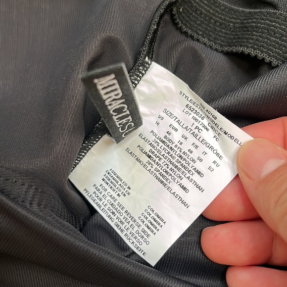 MIRACLESUIT Twisted Sister Esmerlda One-Piece Swimsuit BLACK SIZE 16 NEW.  0472 - Picture 6 of 6